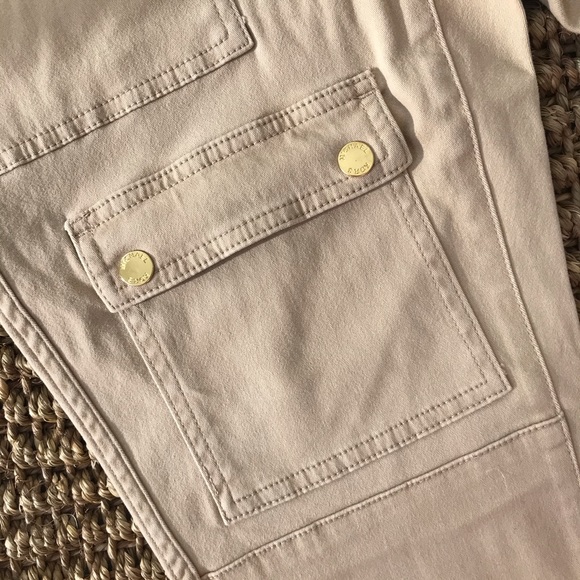 🆕 MICHAEL Michael Kors Khaki Pants/Green Top - Picture 6 of 11